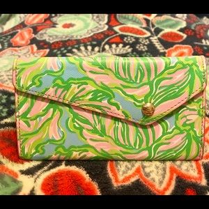 Fold up Lilly Pulitzer sunglasses case